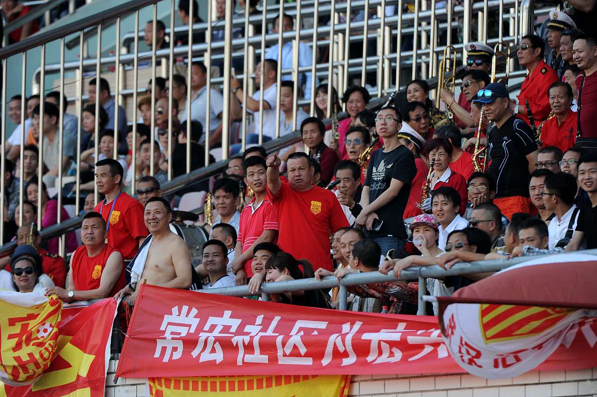 球员们的拼搏，给人民带来欢乐